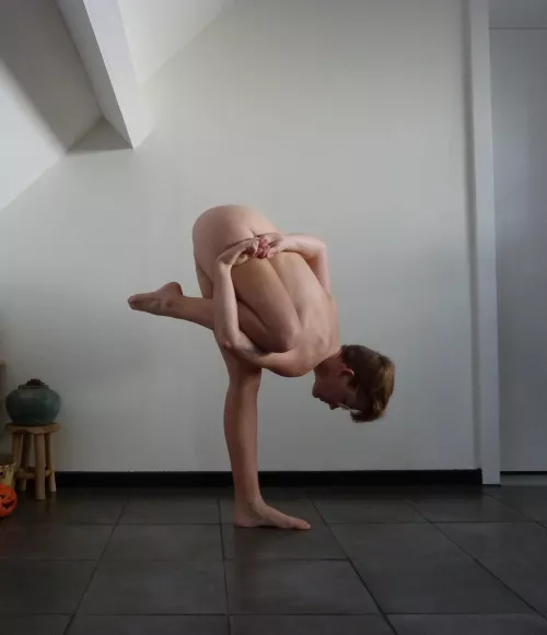 A balance and a fold in one? I love it!