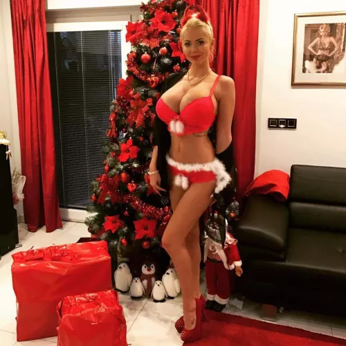 A bimbo for Christmas