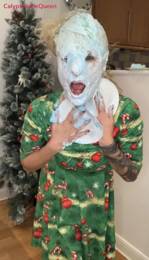 A very messy Christmas to you!