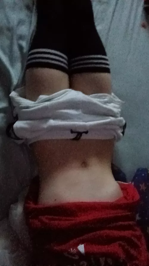 A-anyone w-wanna cuddle >~<