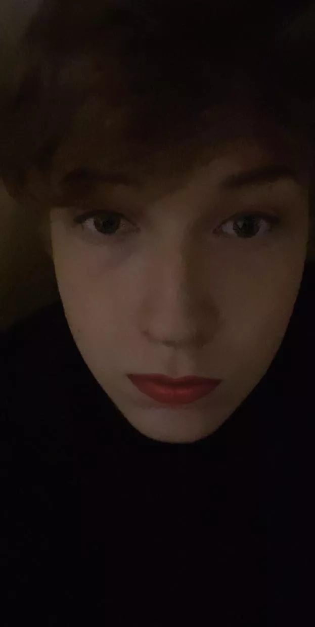 Anyone wanna take ownership of a slut for Christmas 😇