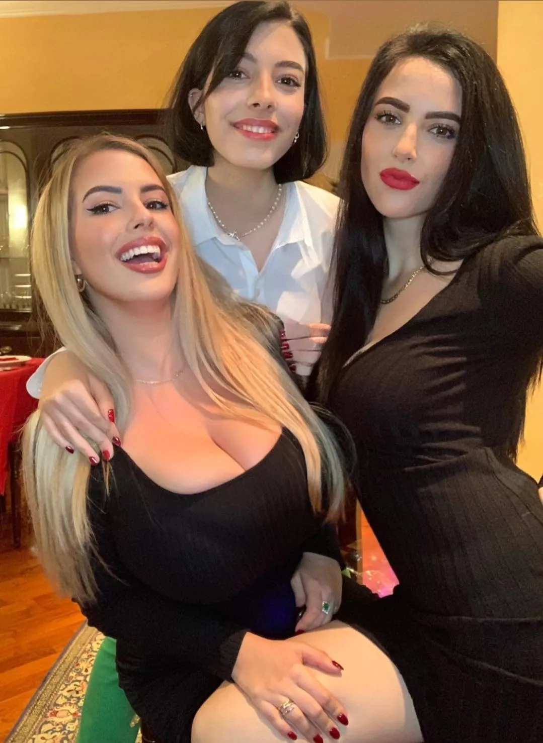 Black doesn't make everyone look bigger