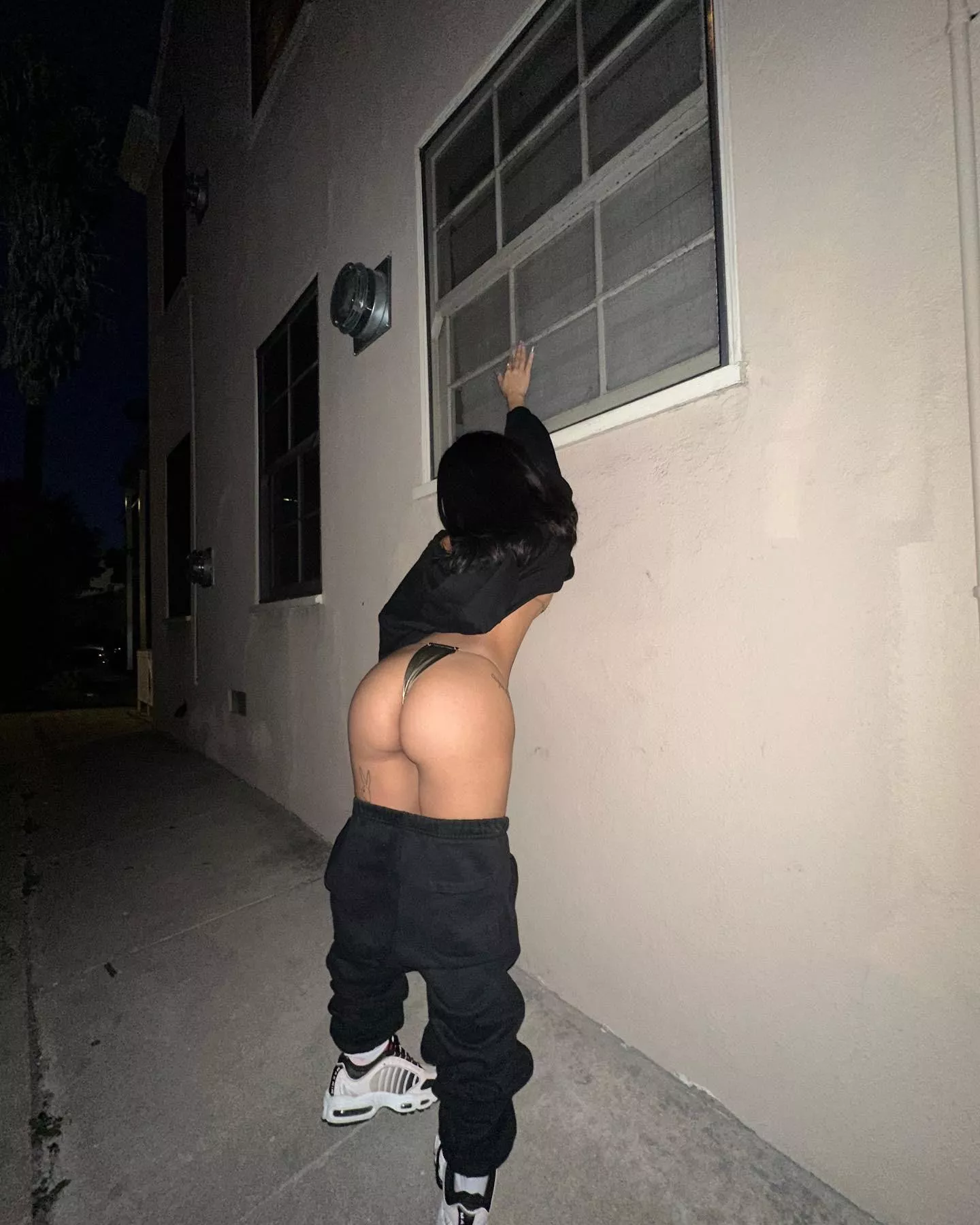 Booty booty public booty