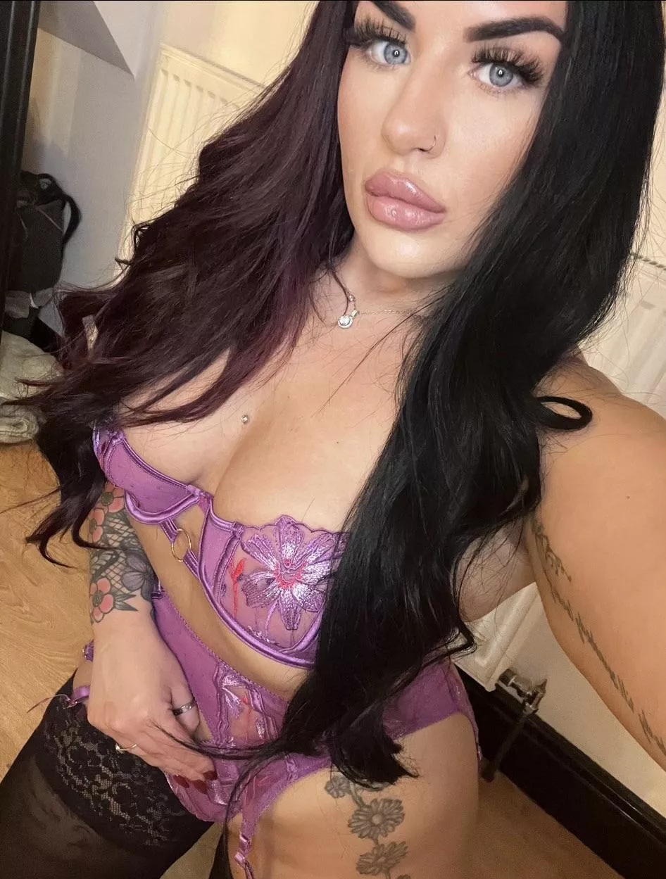 Christmas Eve, Eve. A day of worship for the beautiful Goddess