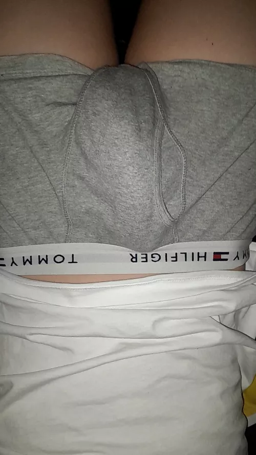 dm me while I'm horney😉