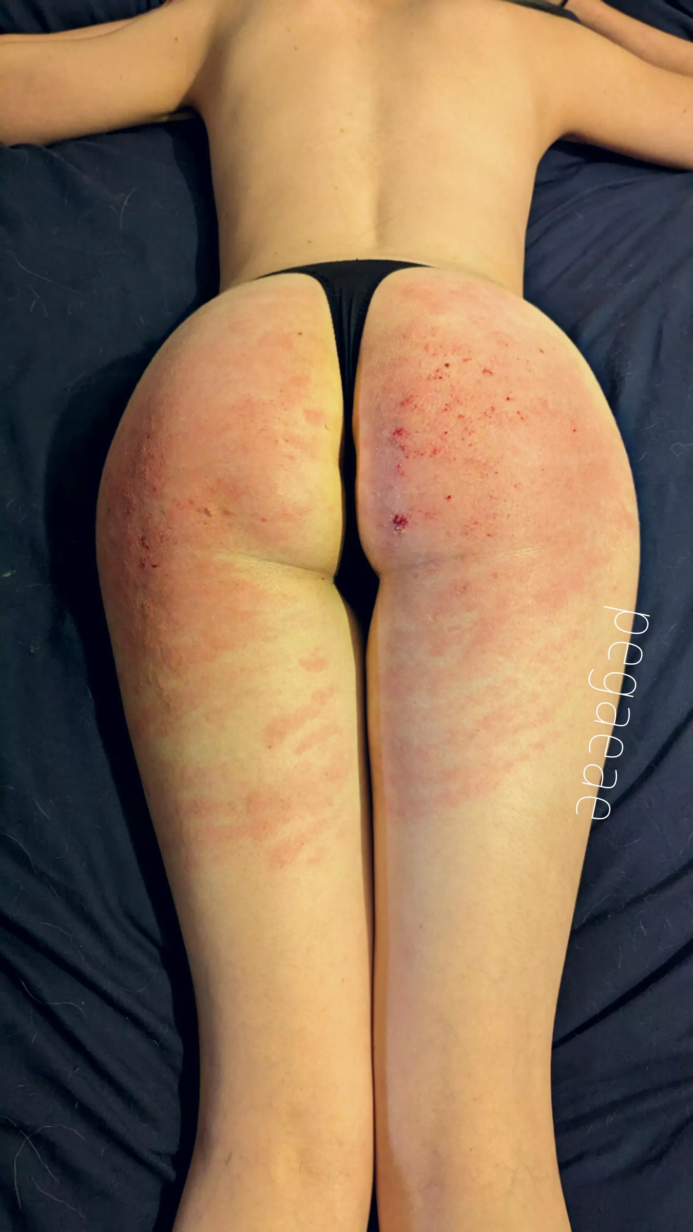 [F] I got a flogging for Christmas! 🥵