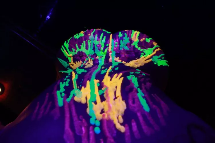 [F] just some UV wax play down my back and my ass. this was a fun set of pics to take!