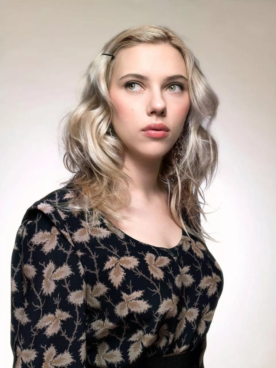 Feeling extremely lonely. Would love to escape and for someone to play as Scarlett Johansson in a longterm/ romantic roleplay