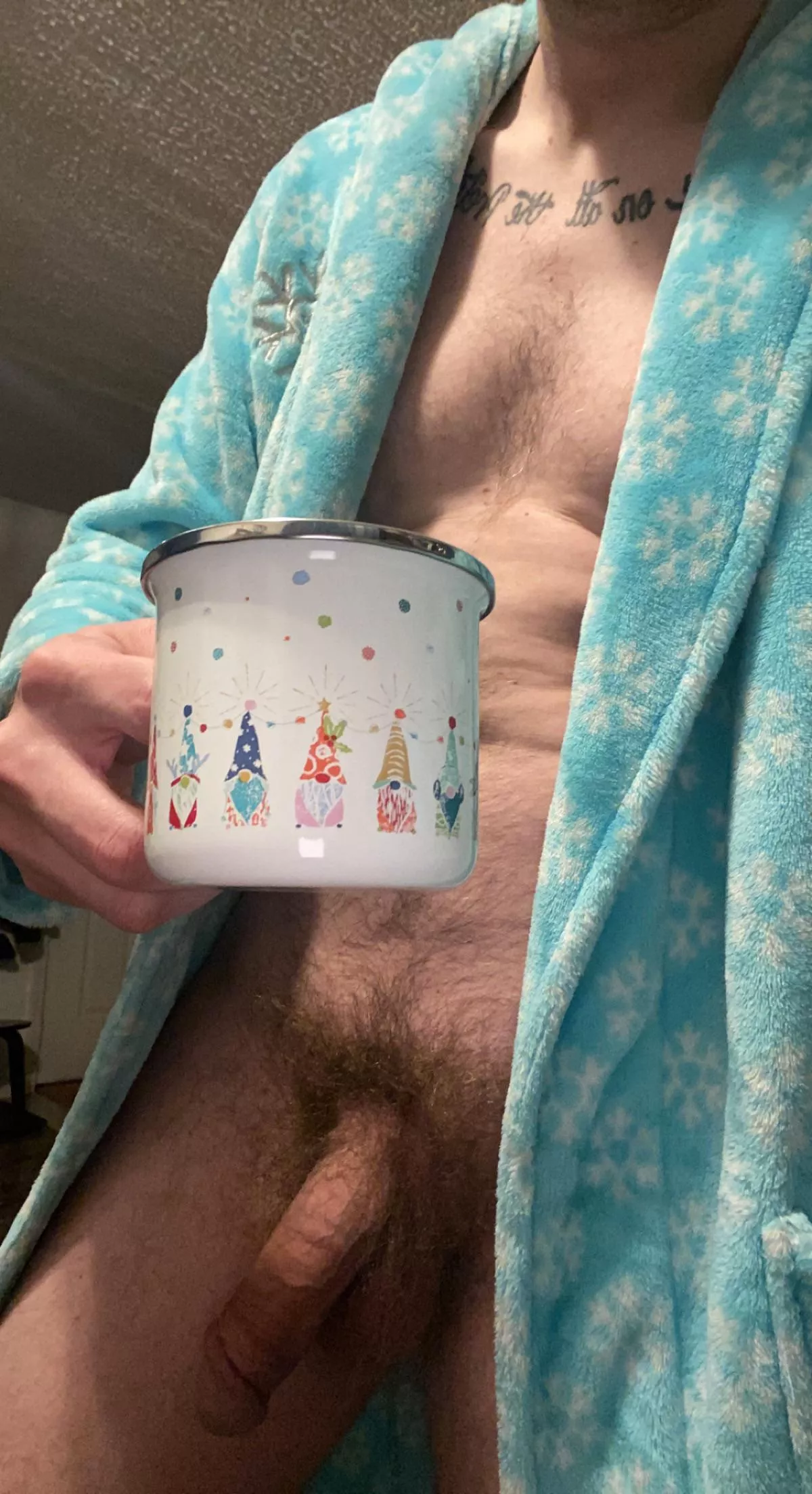 Finally getting to use the cutest Christmas cup 🎄☕️