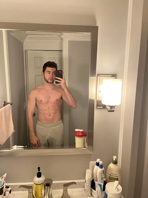 First Christmas without her. Feels weird. At least I started going to the gym this year. How’s my progress?