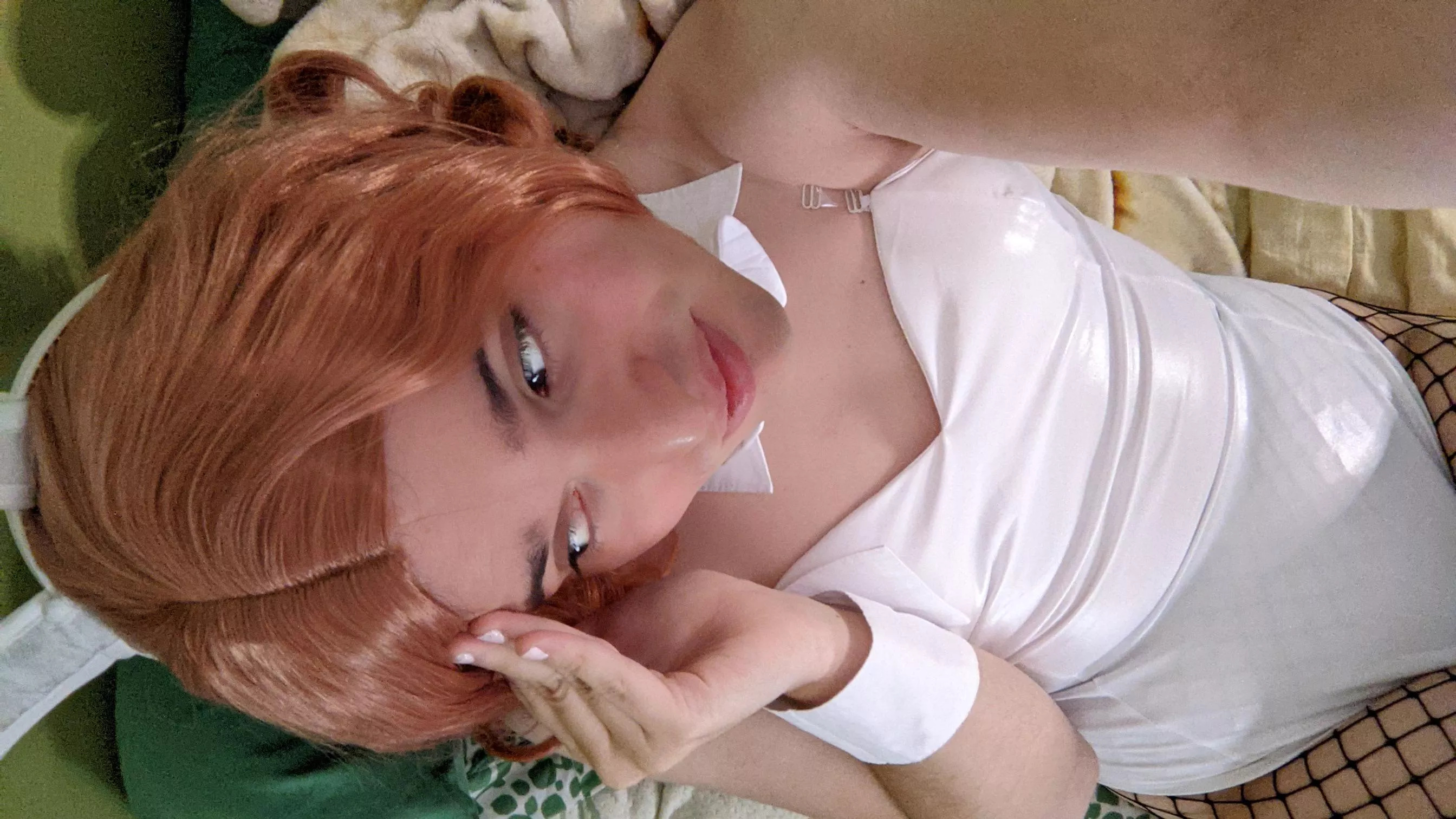 Happy holidays from you lil snow bunny 😘