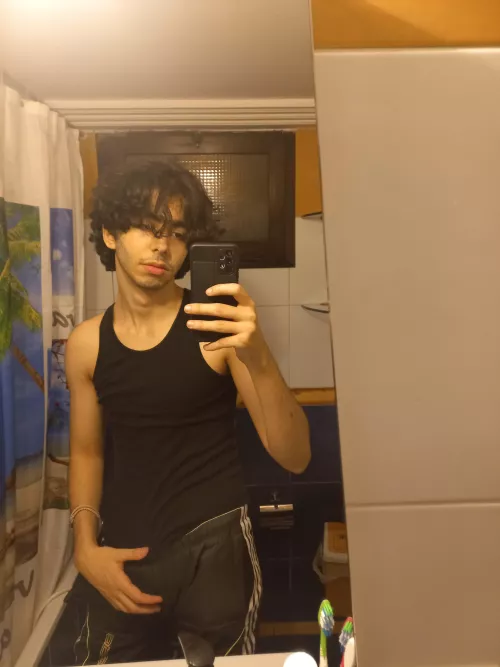 heyy 20 here, first time posting, what's up!