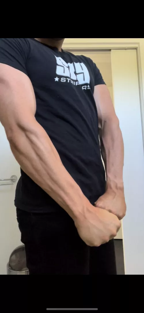 How hard do you reckon I could choke you 😉