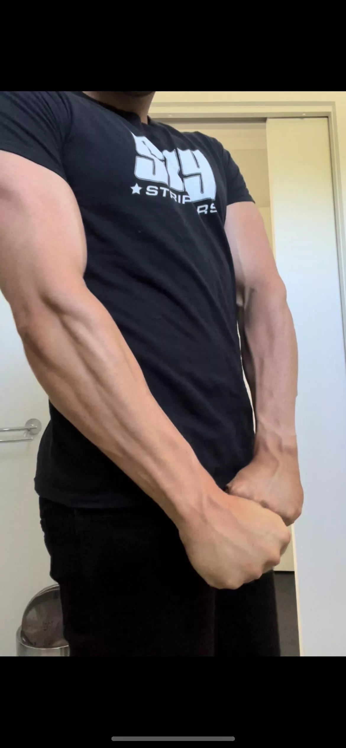 How hard do you reckon I could choke you 😉