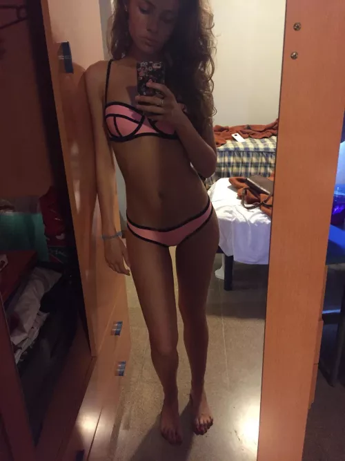 How’s my bikini? 😳