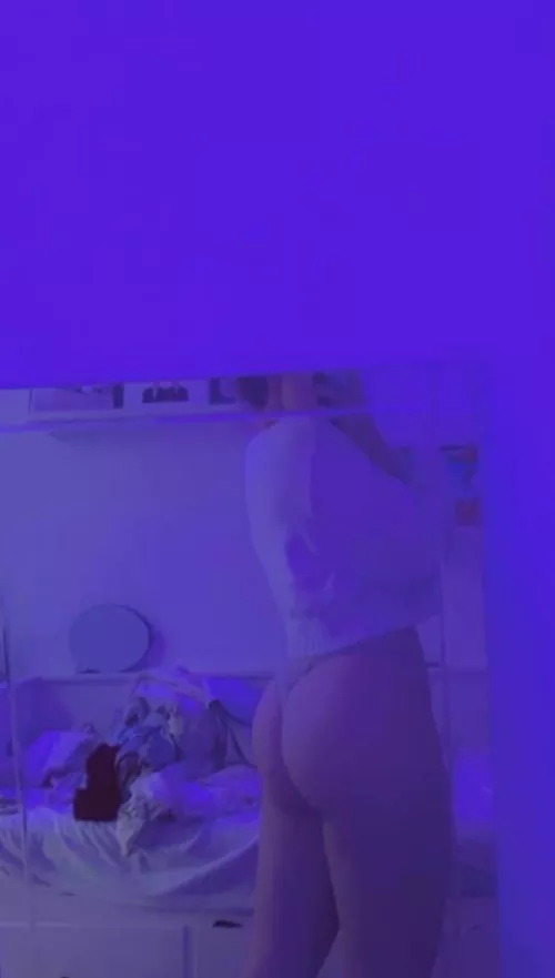 i hope you don't mind a fat juicy ass! 🍑