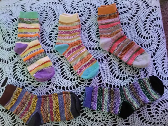 I love getting socks for Christmas, don't you? DM me to pick your pair! Just a few days left on my $20 special! Claim them now for 3 days wear, and free US shipping at that price!