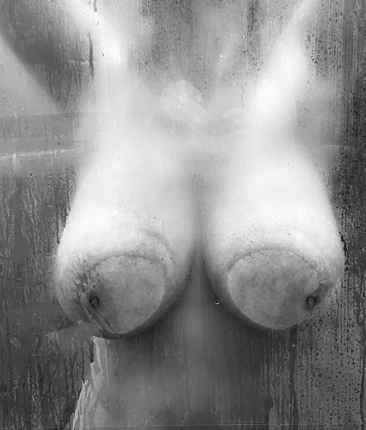 If someone wants to caption my wife’s shower pic, I’m all in!