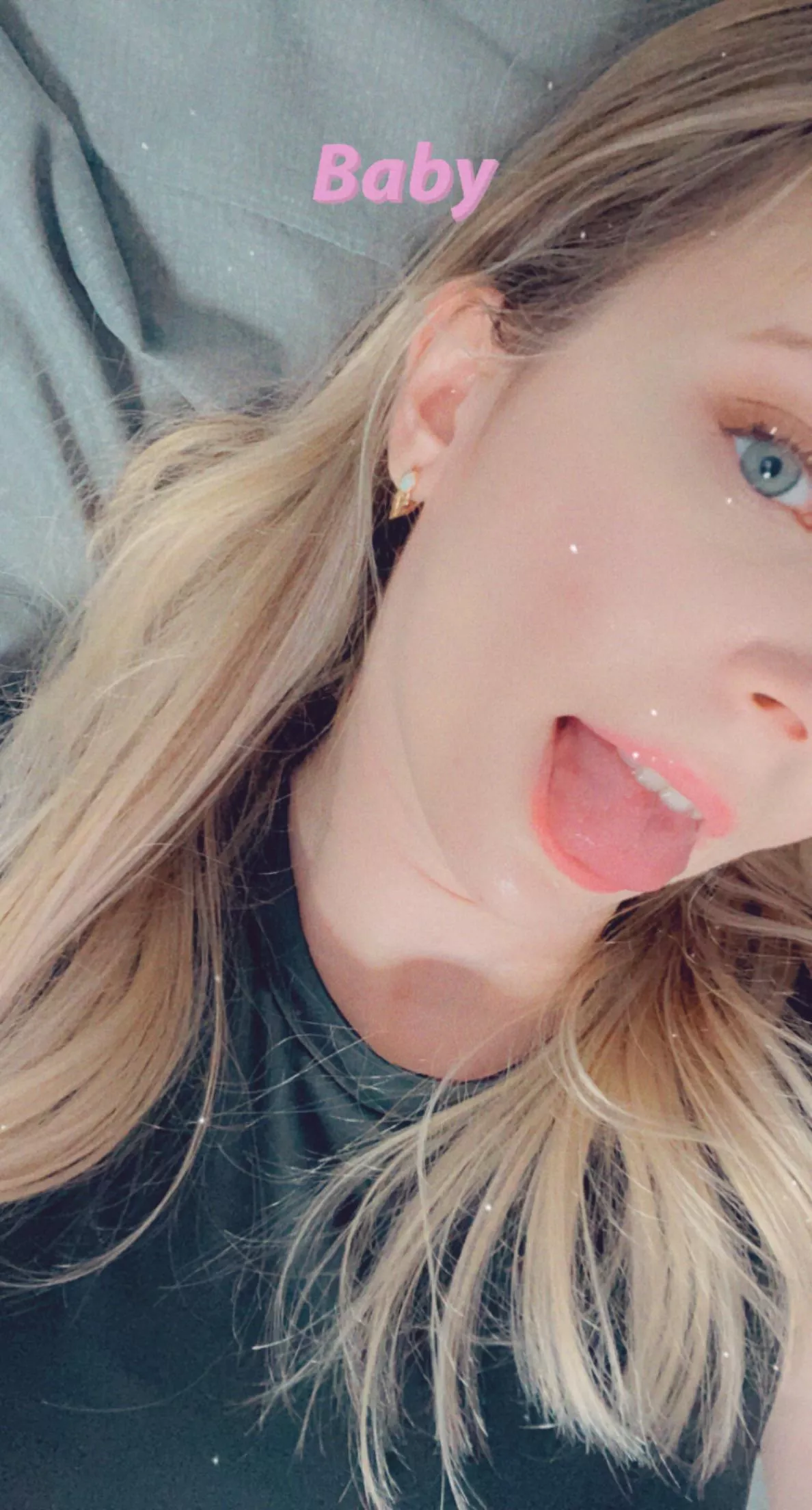 I’m a 19 yo model and I like sucking cocks 🙈😏🍆🍆😜 my free page is in the commentss!!