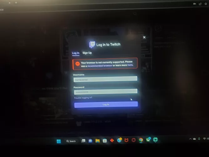 Is anyone else getting a error logging into twitch on chrome that says your using an unsupported browser? I've been trying to log in since 1am nothings working