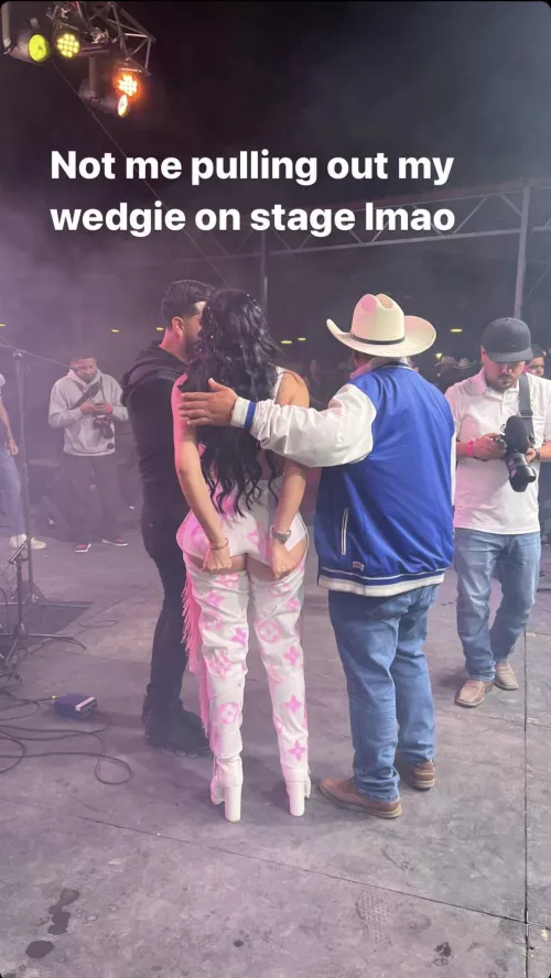 Jailyne Ojeda Ochoa Pulling Out A Major Natural On-Stage