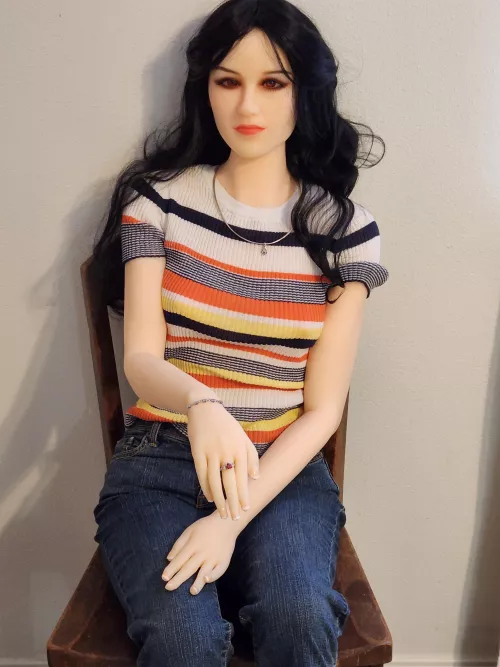 Katie says she loves Christmas and all the pretty jewelry she got. She also says she wants to give a special thank you to Santa tonight.