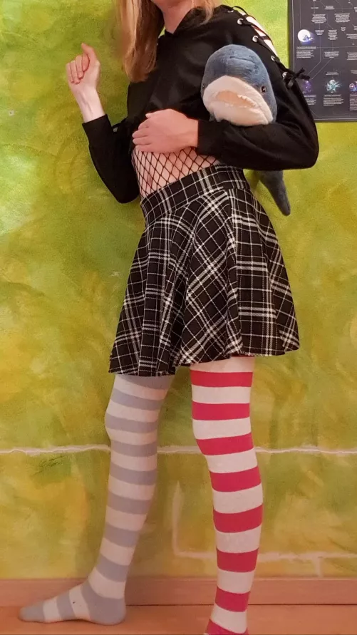 Late Merry X-Mas, hope ya'all got nice gifts >.<