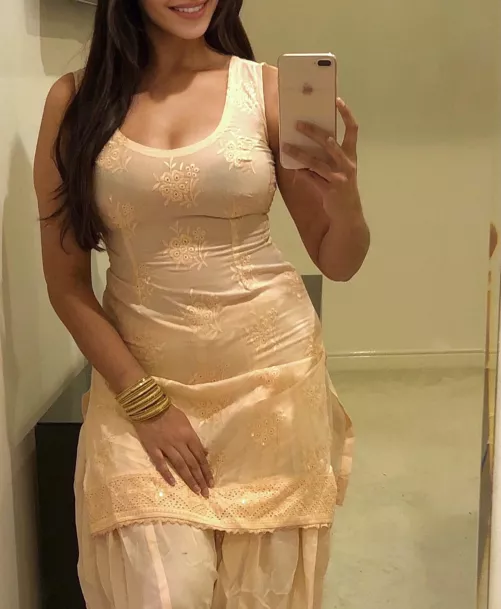 Let me be your Xmas fantasy 🧡 British Punjabi Indian