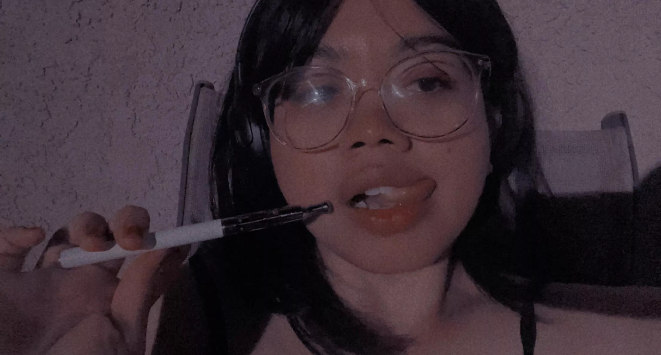 Let’s have a smoke sesh 🖤