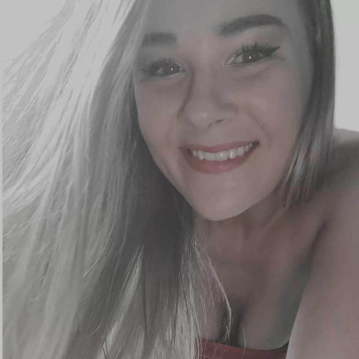 LIVE tonight @9pm EST for a pajama party 🎅🎄 strip me down and fuck me 😜 [kellylynn76]