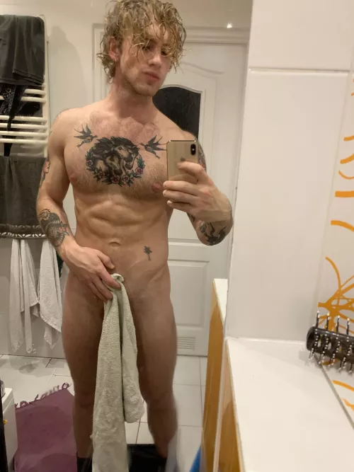 (M) spent sm time workin on that bod🥵