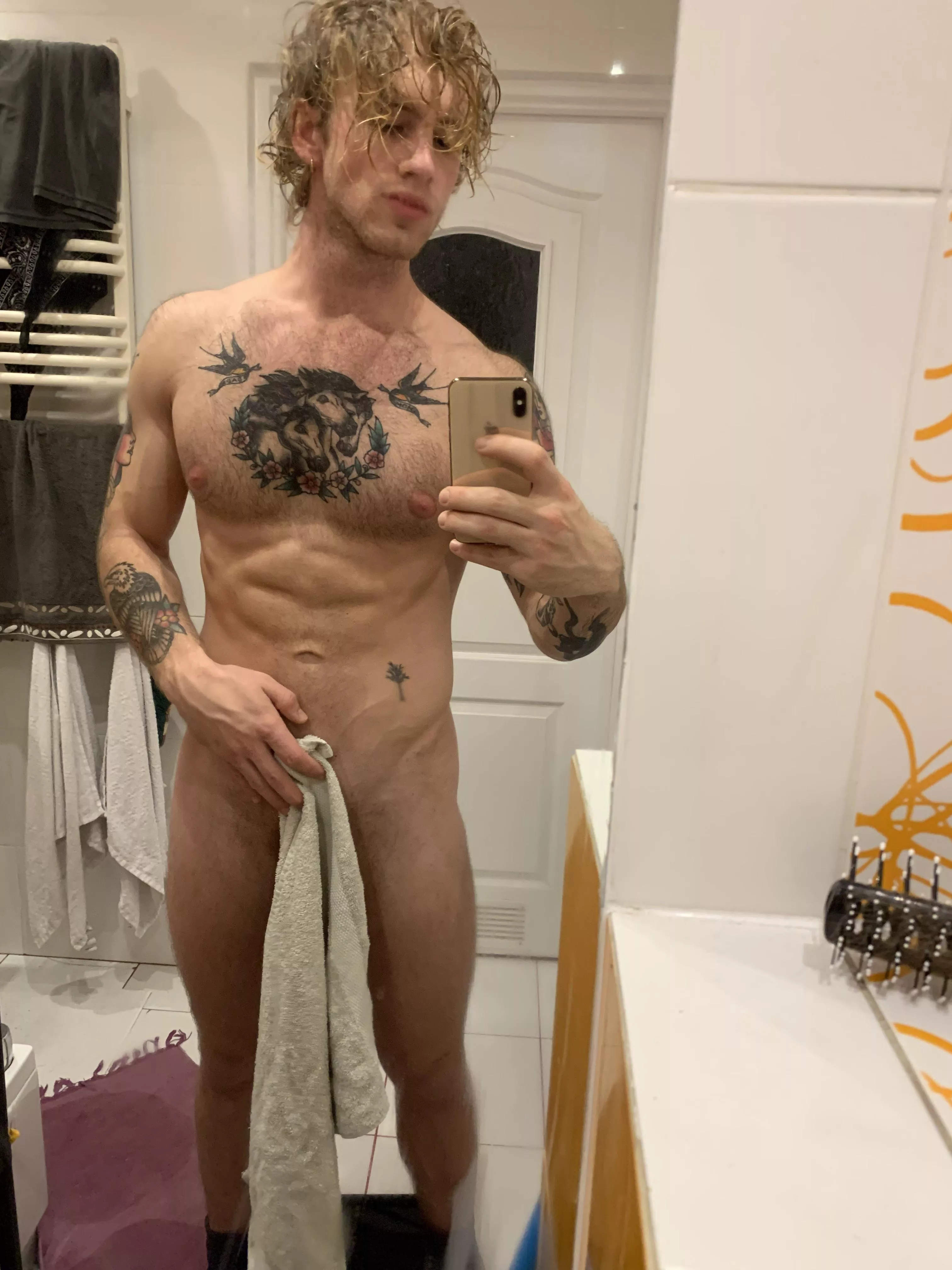 (M) spent sm time workin on that bod🥵