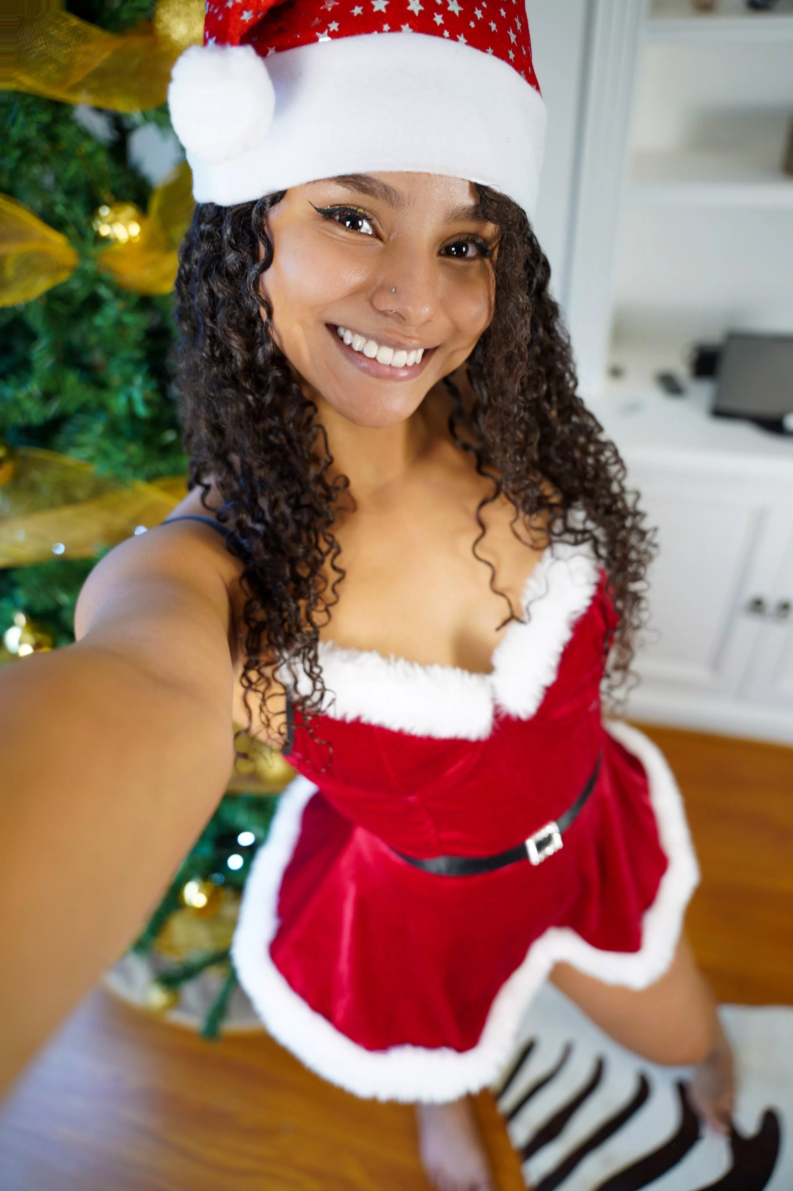 Merry Christmas! 🎄 Do I look good?