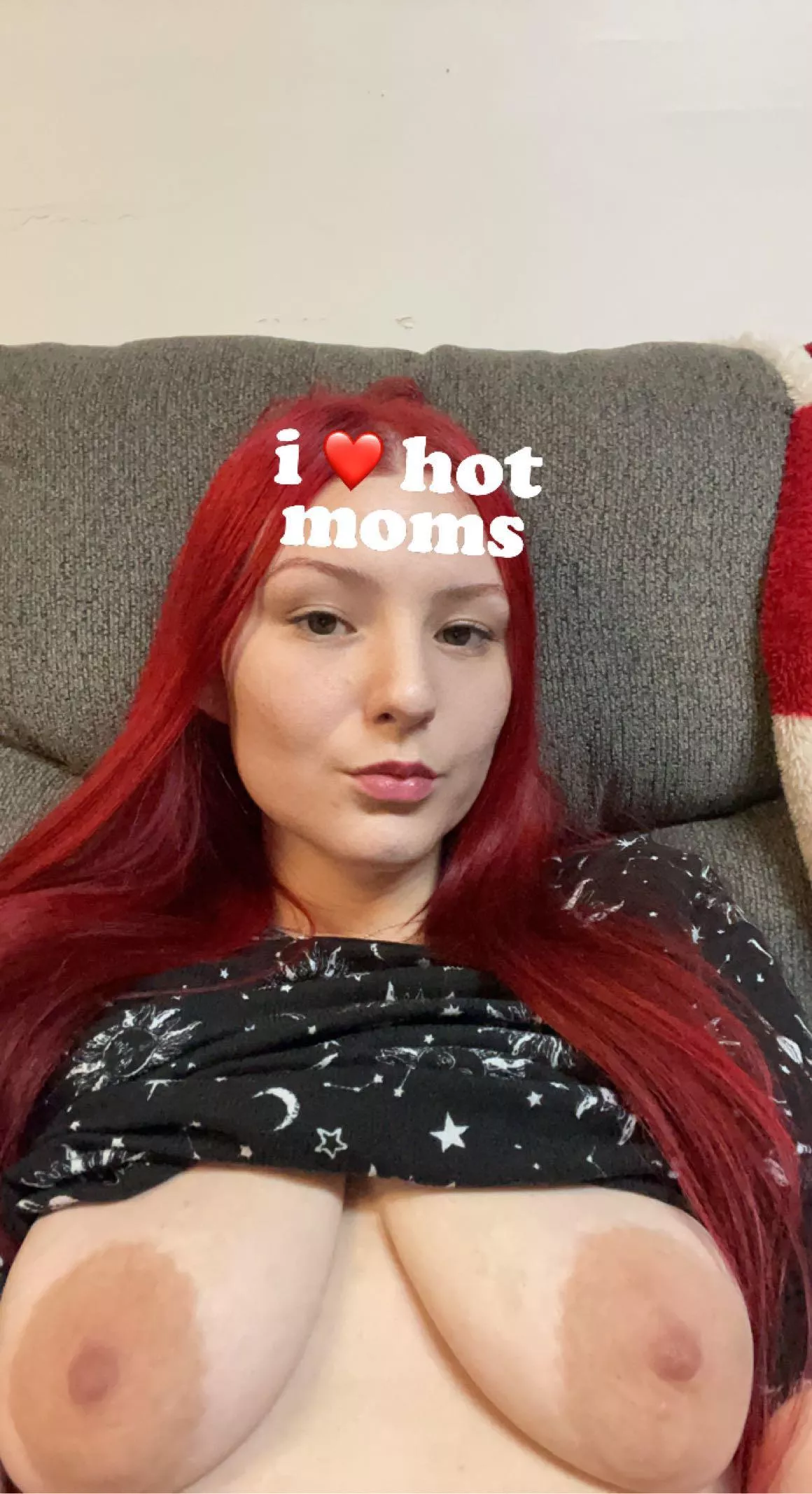 Merry Christmas Eve from me & my big veiny nips 😝🎄☃️👀