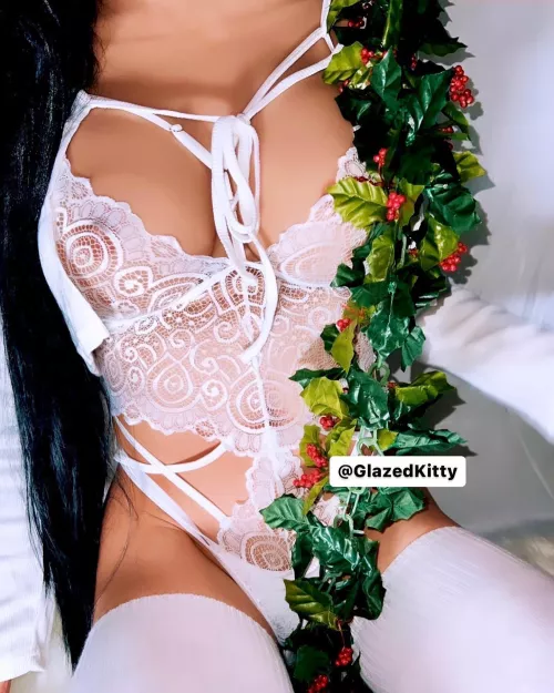 Merry Christmas everyone! Sorry I won’t be under your tree this year. 😉🎄✨