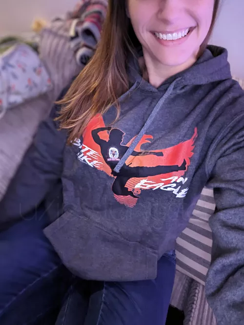 Merry Christmas guys! Just had to share my new Eagle [F]ang hoodie with you!!