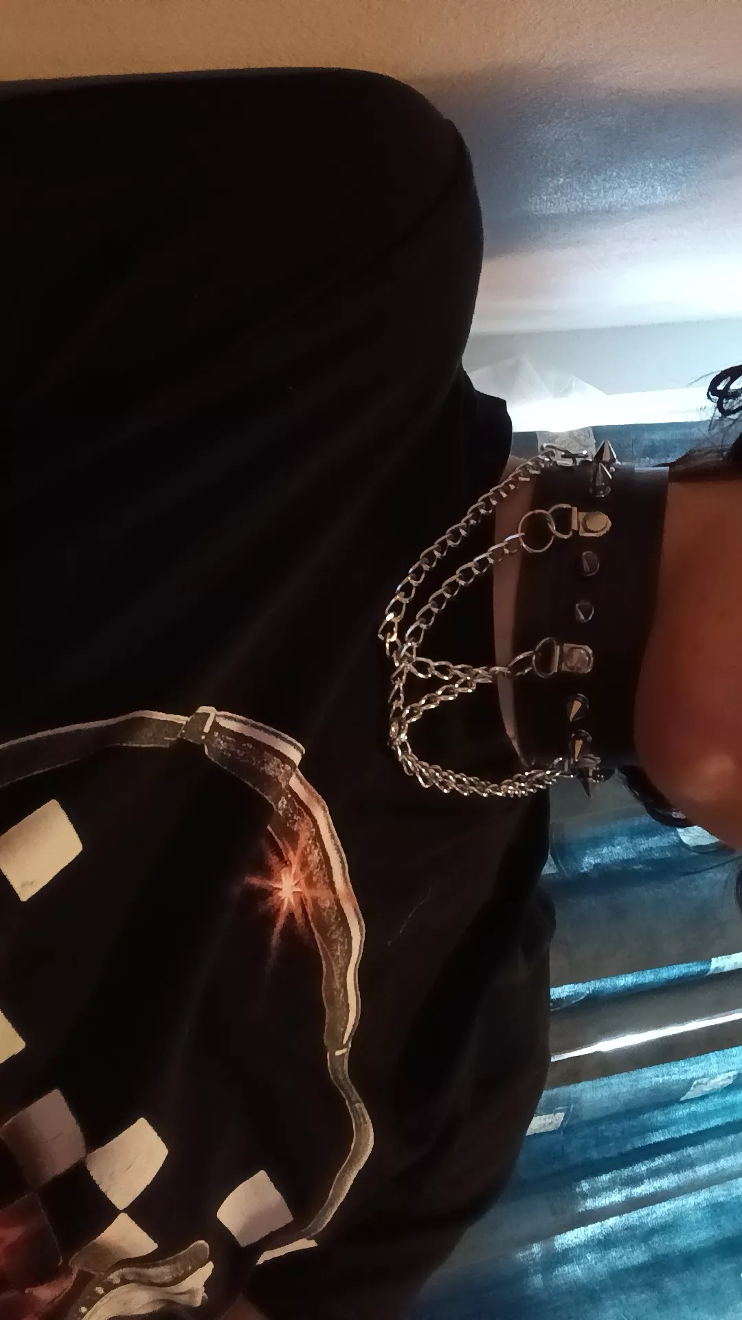 m-my first chocker :3