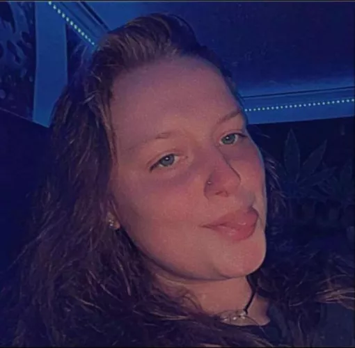 My 20yr gf wants a big dick bull to impregnate her while I watch