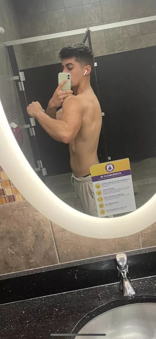 My forearms are disproportionately big