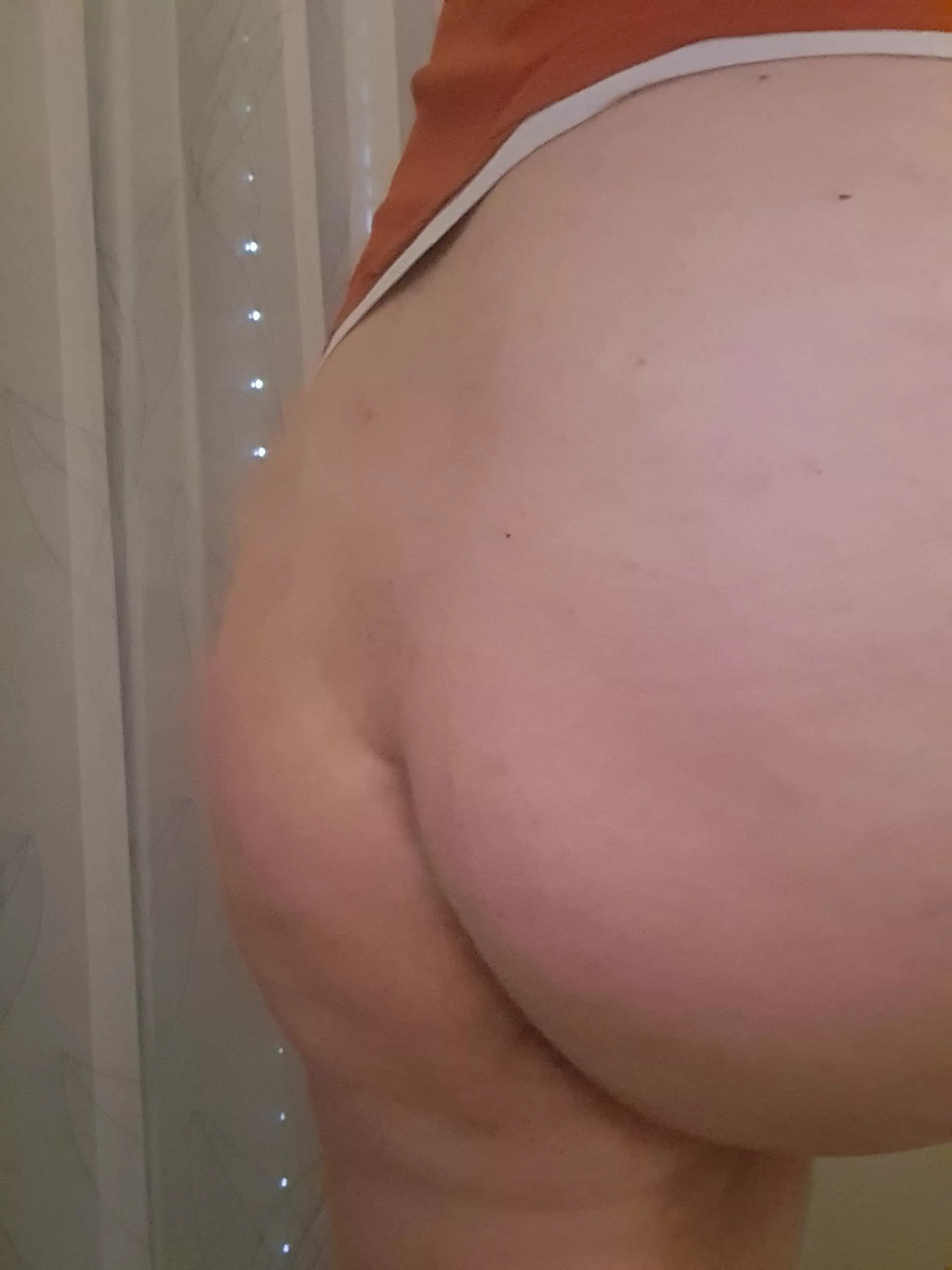 needs a good christmas spanking!!!