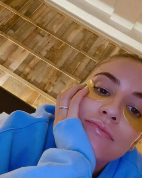 No Make and Rachel is still perfect