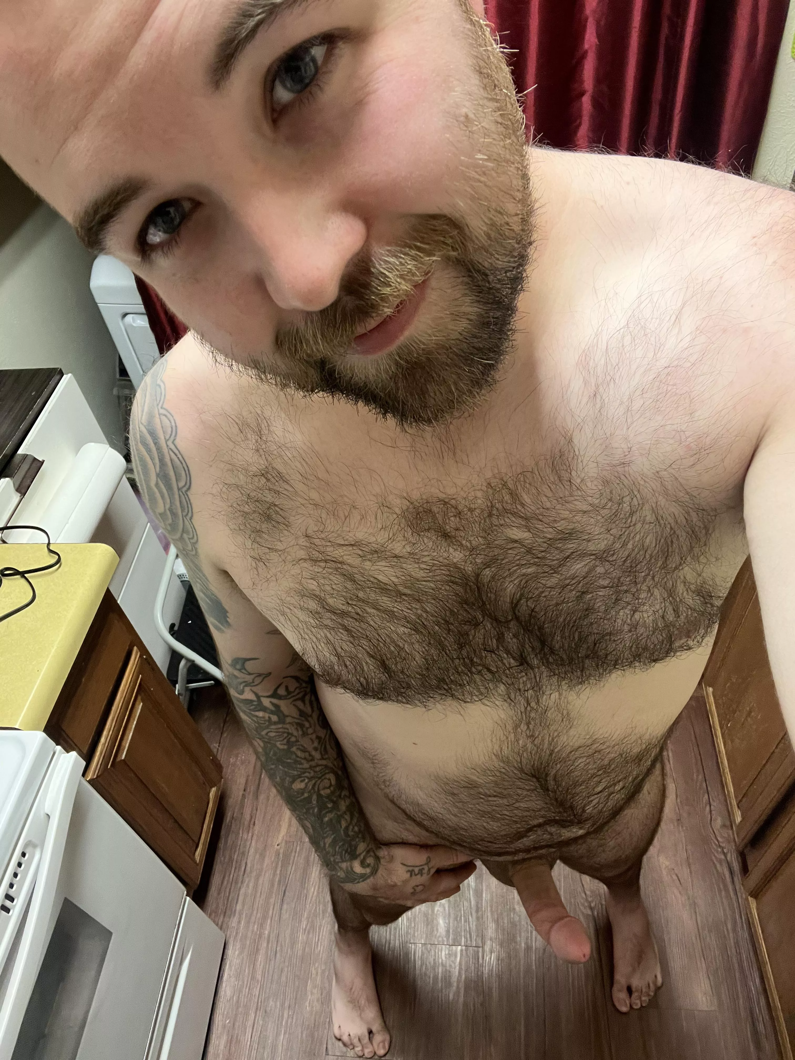 Normal people take hundreds of nudes of themselves, right?