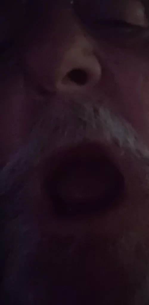 notice the lack of teeth