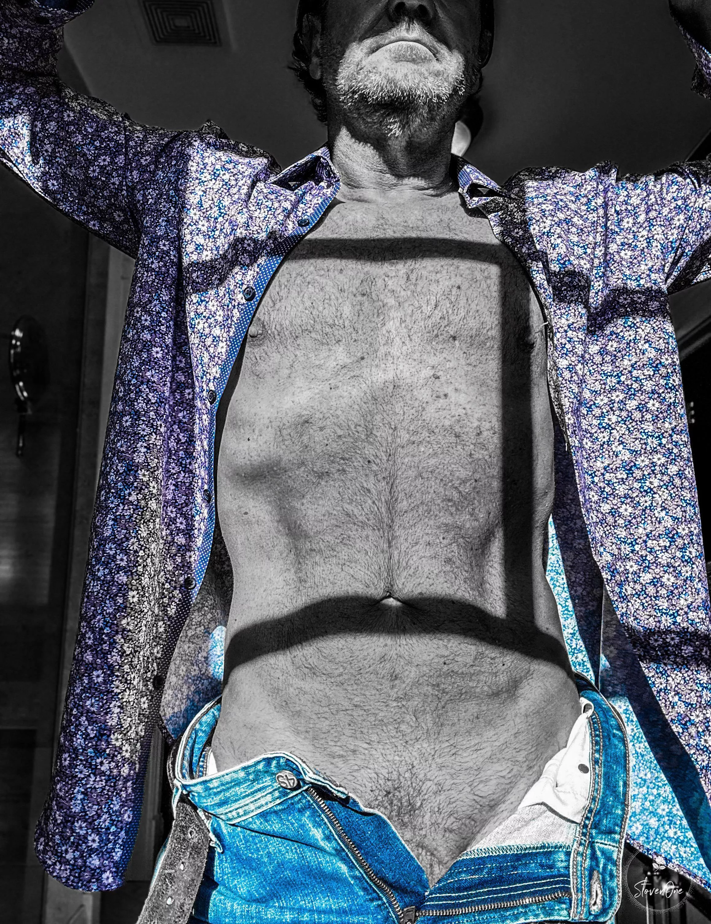 So many stars in the sky to follow, and yet whichever one you choose, they all lead back to me.🌹