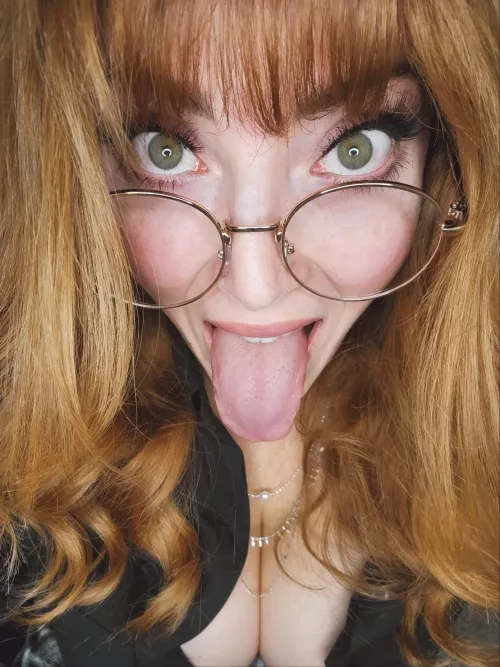 Someone asked to see my tongue so Merry Christmas.