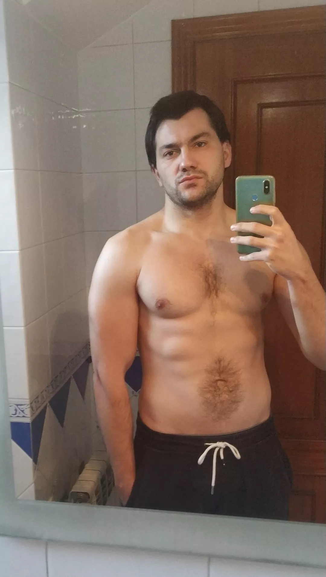 Swollen belly after Christmas dinner 🍴Morning everyone!