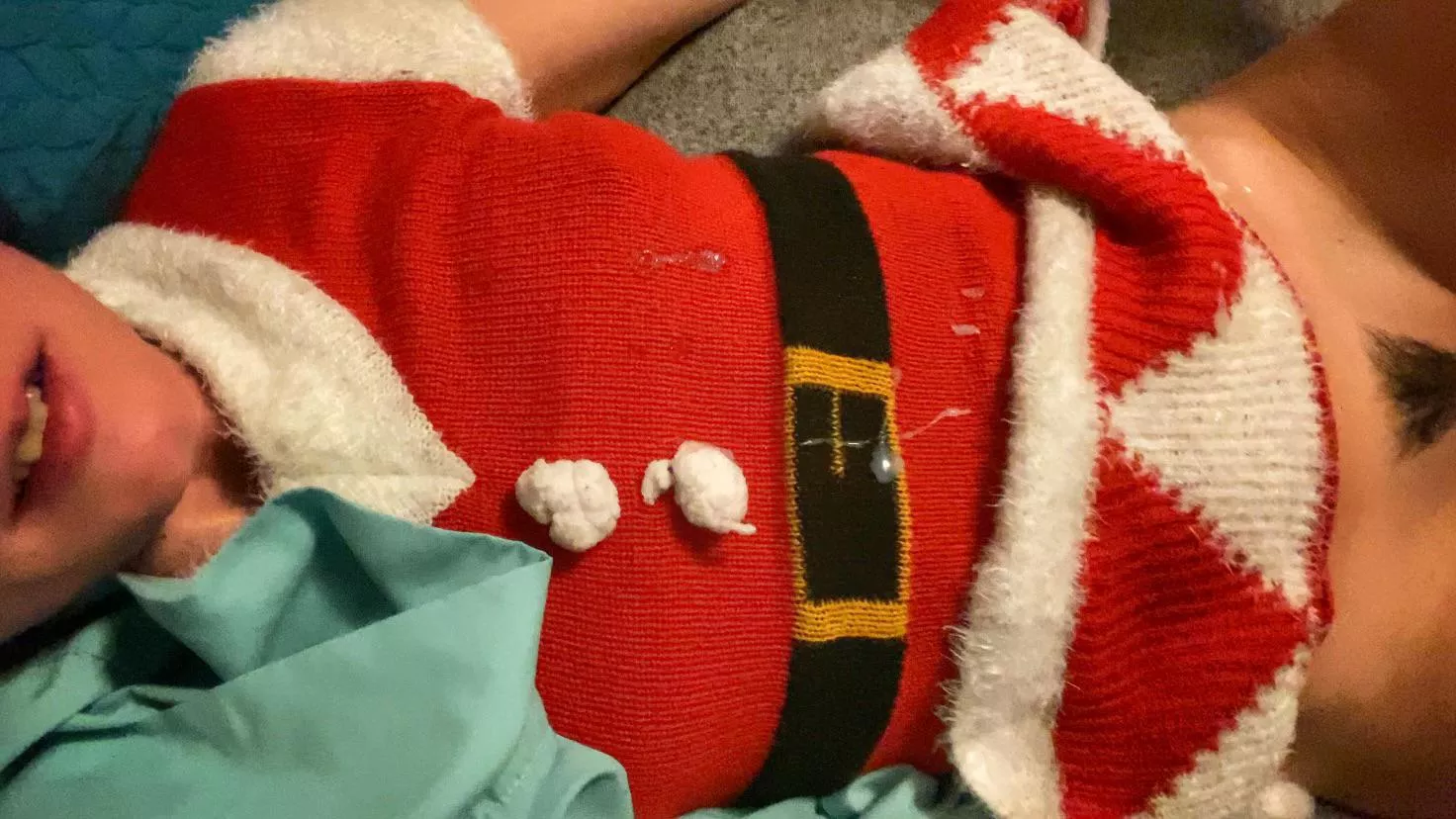 This little elf got some cum on her outfit (and face and hair if only you could see 😜) (f) OC