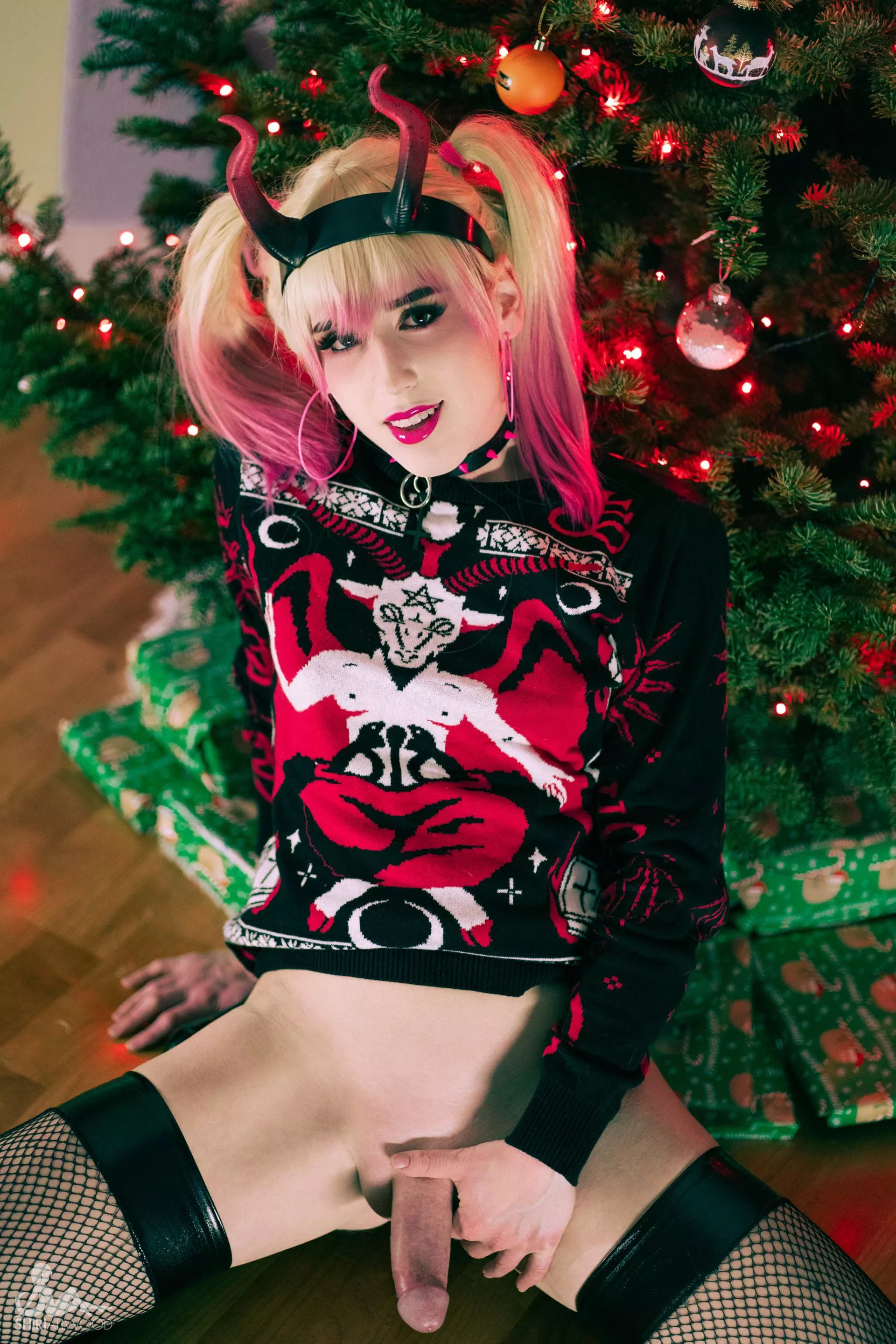 Waiting under your tree 😈