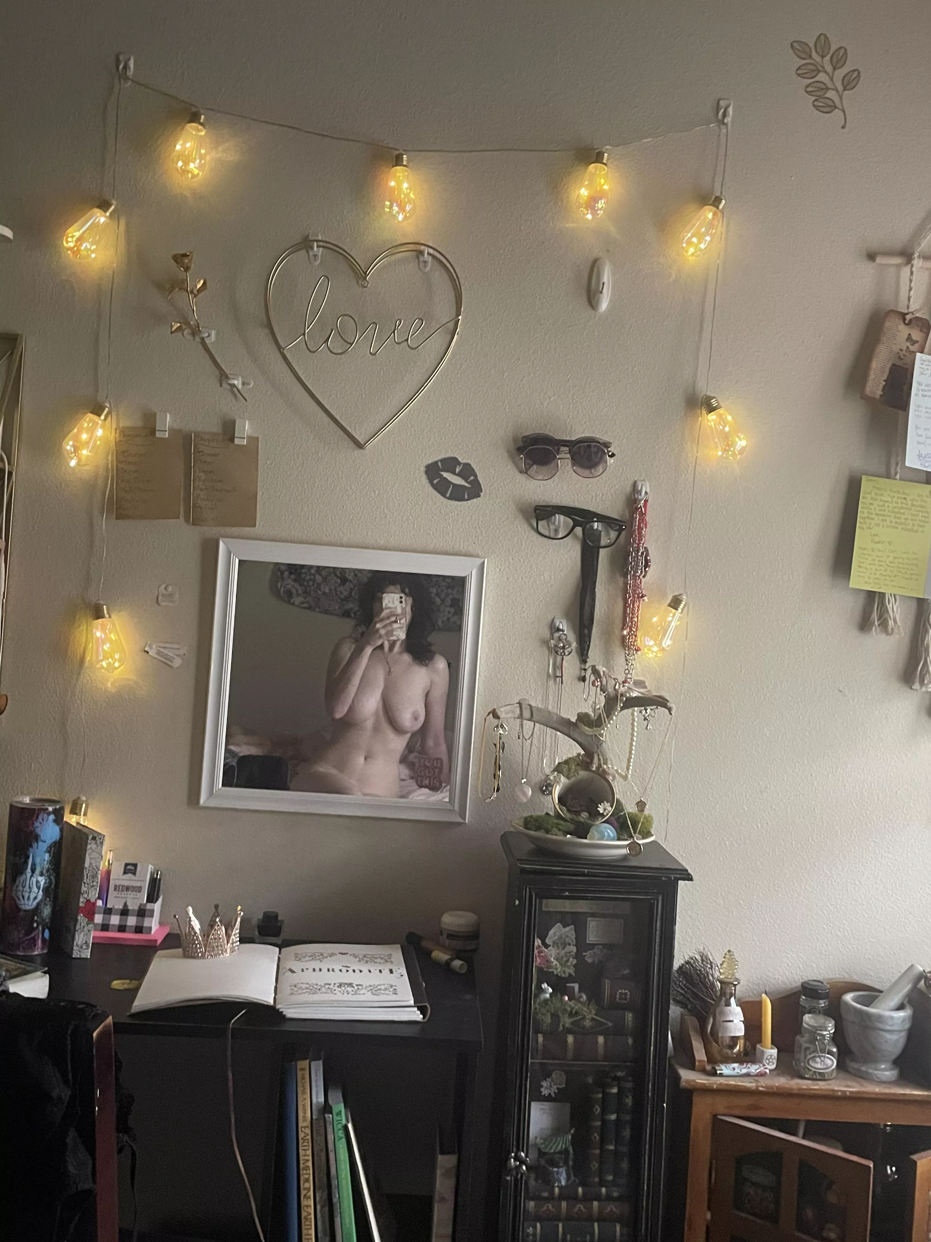 Waiting up for Santa, I have to negotiate my way back to the nice list 😮‍💨 (f)