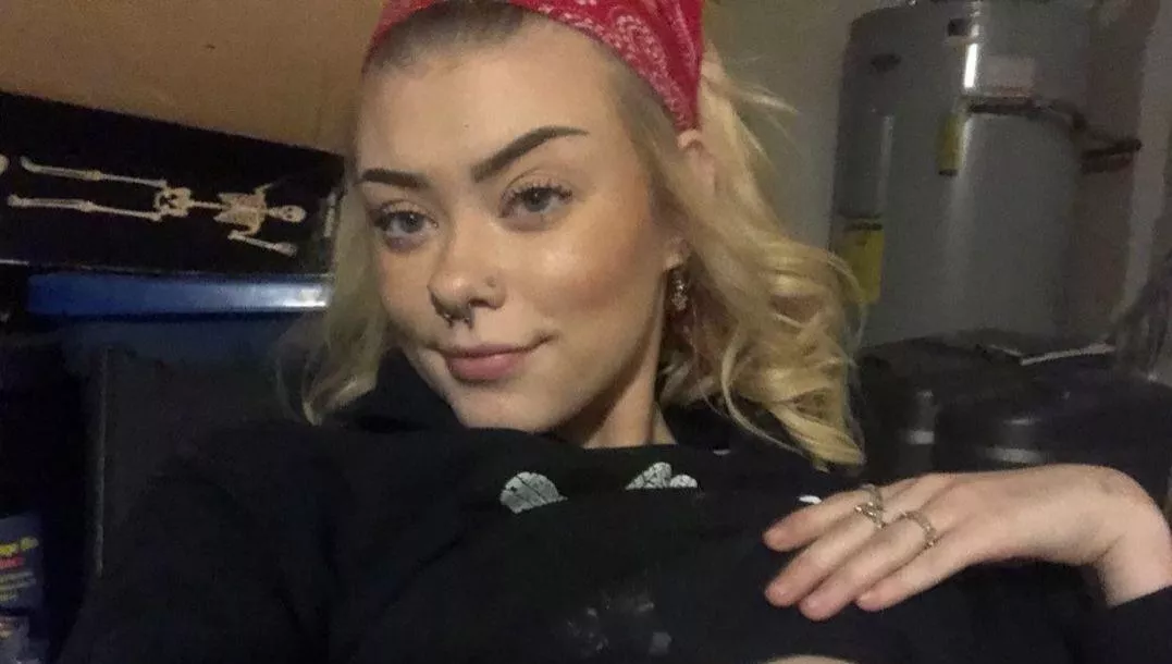 What if I show my girlfriends your 🍤 shrimp ?😈 I have a cage for you too! Sna🅿️chat mollyplayhouse 🫶🏻